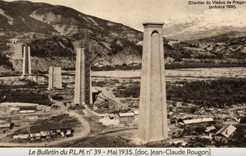 Le viaduc de Prégo-Diou avec ses immenses piles