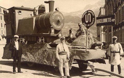 Locomotive tractée par une tortue — Le progrès en marche vers Barcelonnette